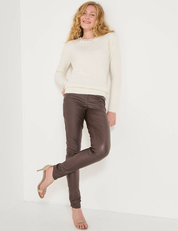 Pull maille poilue décolleté strass (écru) Pull maille poilue décolleté strass (écru)